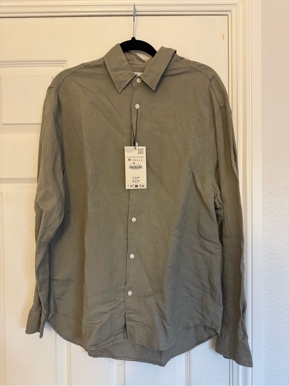 Zara Men's Olive Button-Down Long Sleeve Shirt
